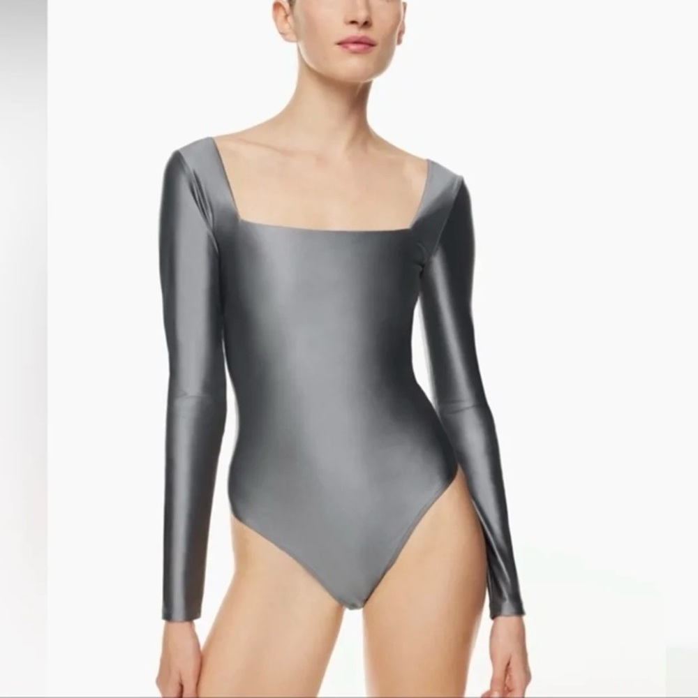 Babaton Satinette Squareneck Bodysuit